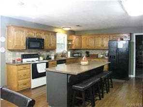 Building Photo - 4 Bed/4 Bath in Millbrook, Huge House