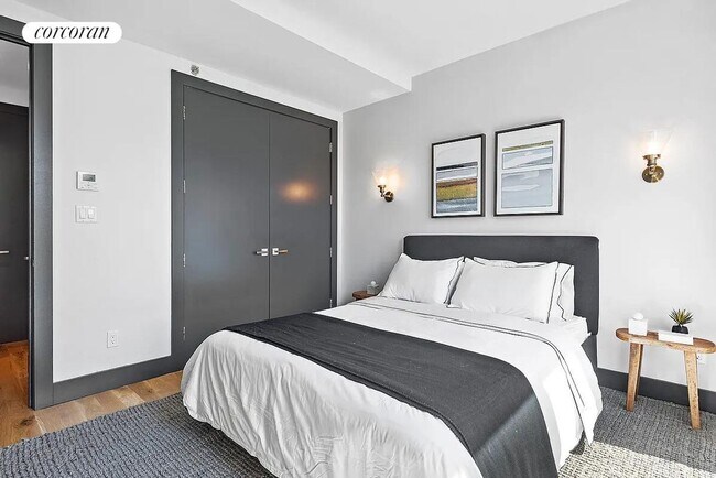 Foto del edificio - 733 Rogers Ave