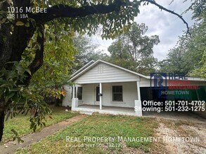 Building Photo - 1016 McBee St
