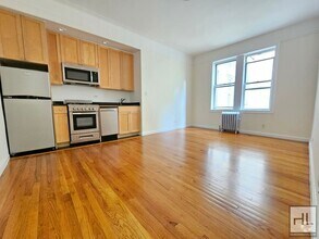 Building Photo - Amazing 1 Bedroom in Greenwich Village
