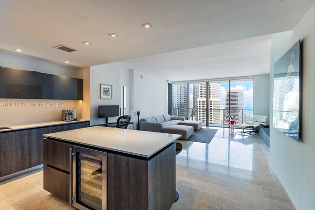 Foto del edificio - 88 SW 7th St