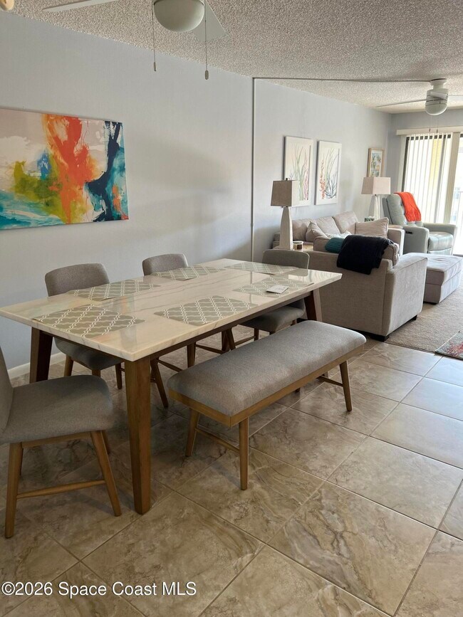 Foto del edificio - 8494 Ridgewood Ave