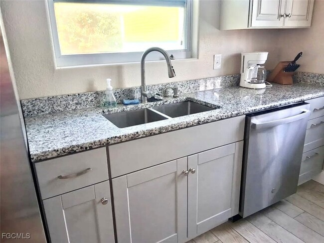 Building Photo - 2470 Rose Ave