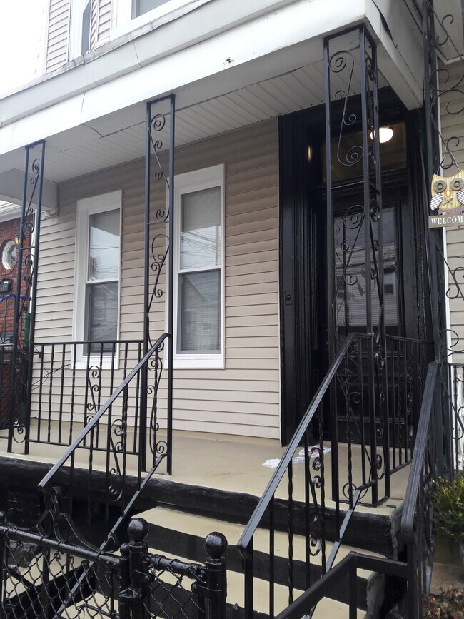 Porch - 19 Bleecker St