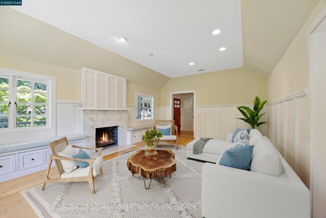 Building Photo - 772 John Way