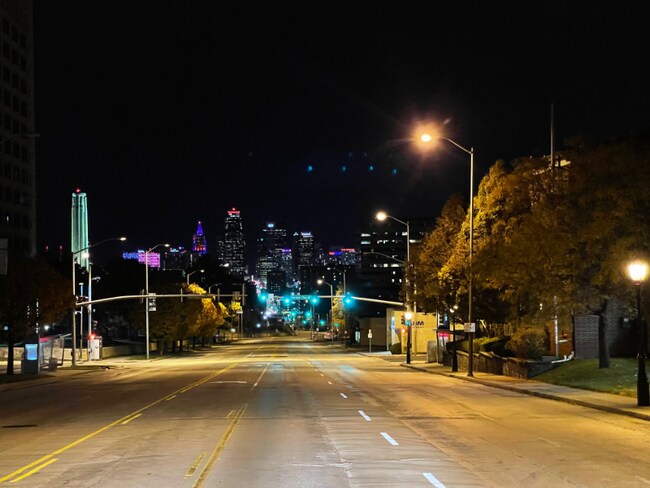 Foto del edificio - 826 Linwood Blvd