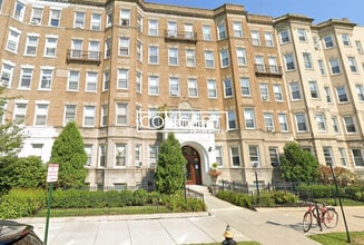 Building Photo - 117 Park Dr