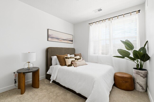 Foto del edificio - The Henley Apartments