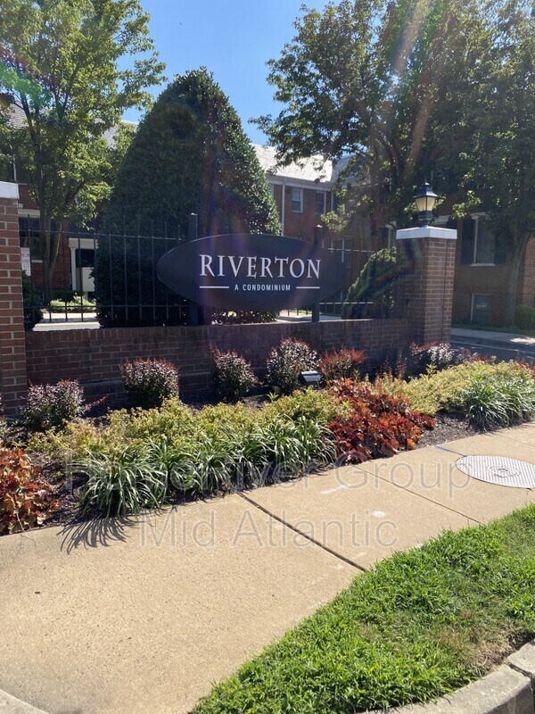 Building Photo - 500 Bashford Ln