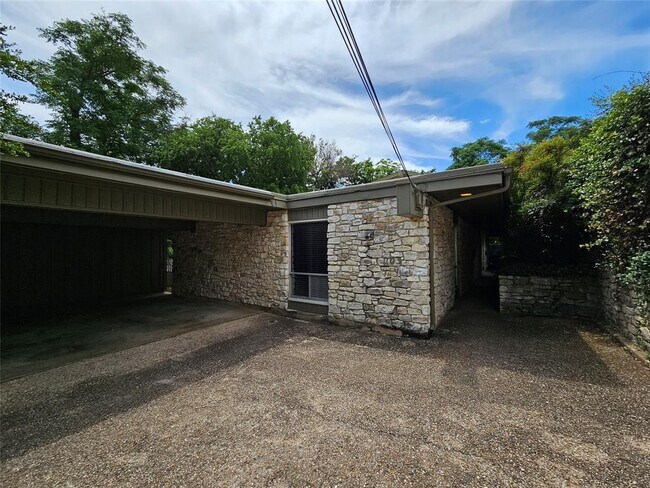 Building Photo - 1103 Heritage Way