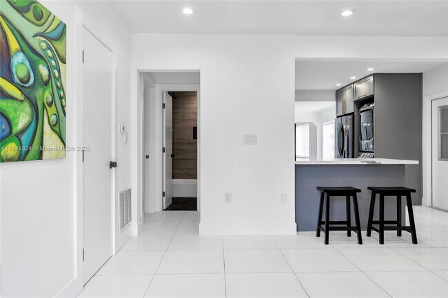 Foto del edificio - 766 NW 45th St