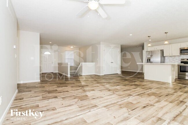 Building Photo - 3277 Blue Springs Dr
