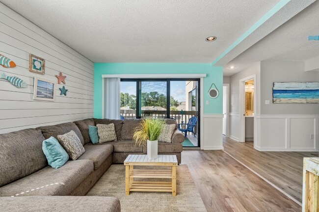 Building Photo - 9661 Shore Dr