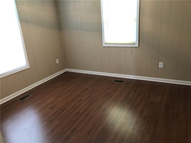 Foto del edificio - 6511 W Oak Hwy