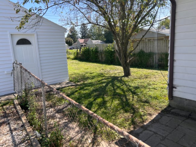 Building Photo - 115 3rd St