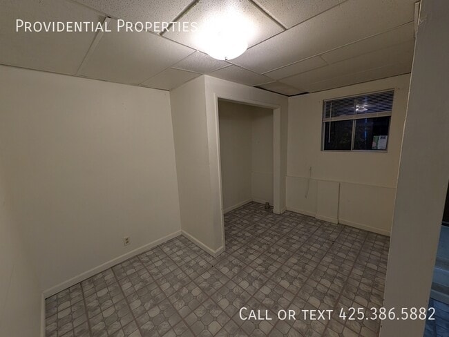 Foto del edificio - 2468 S College St