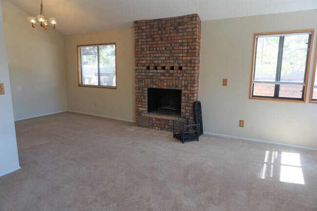 Foto del edificio - Corner Unit with large patio