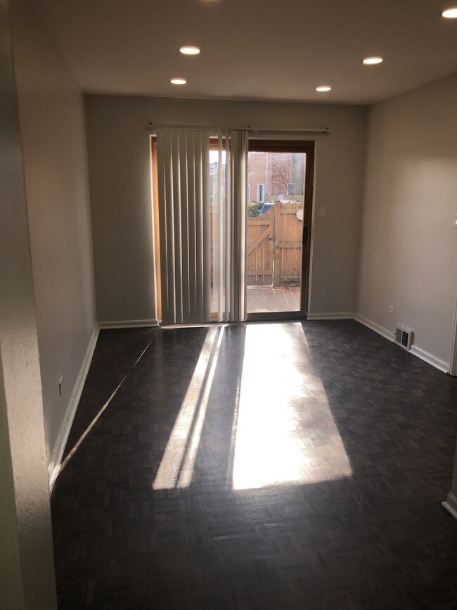 Comedor - 2003 Walters Ave