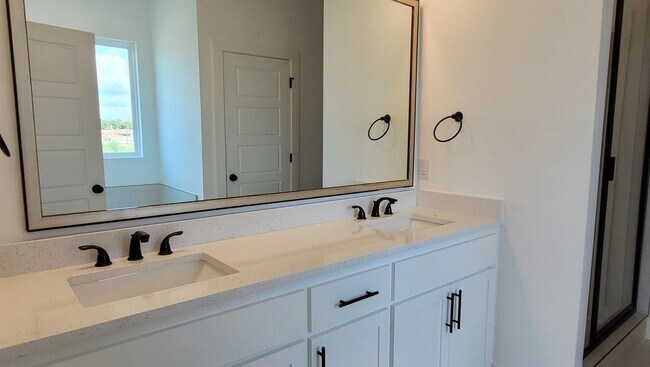 Foto del edificio - Beautiful 4 bedroom home in Baton Rouge
