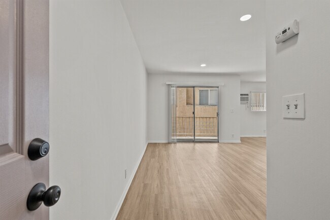 Foto del edificio - 15286 Sutton St