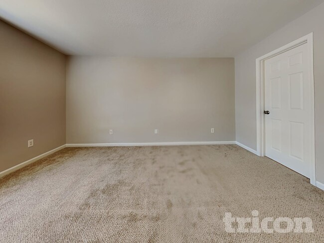 Building Photo - 10213 Blue Sky Dr