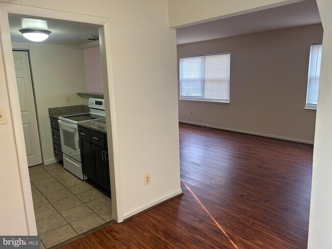 Building Photo - 9647 Hagel Cir