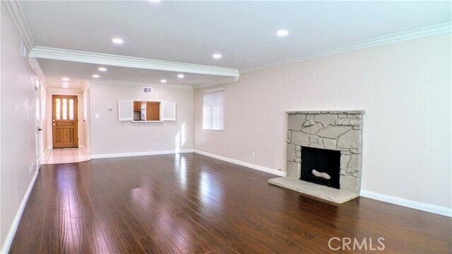 Foto del edificio - 19113 Radlett Ave