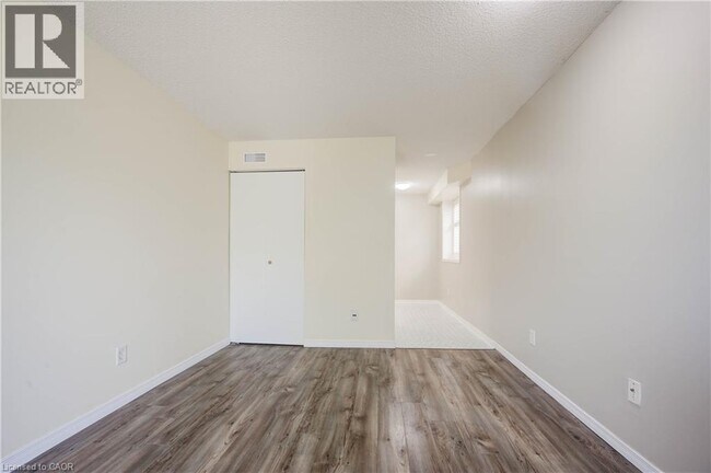 Building Photo - 139 Brighton St