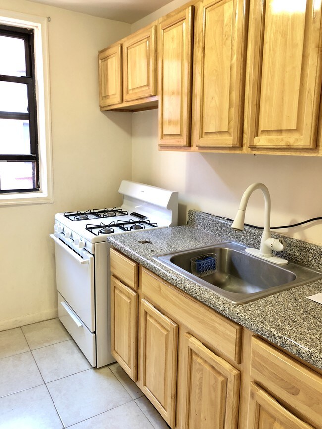 Building Photo - 315 Ovington Ave