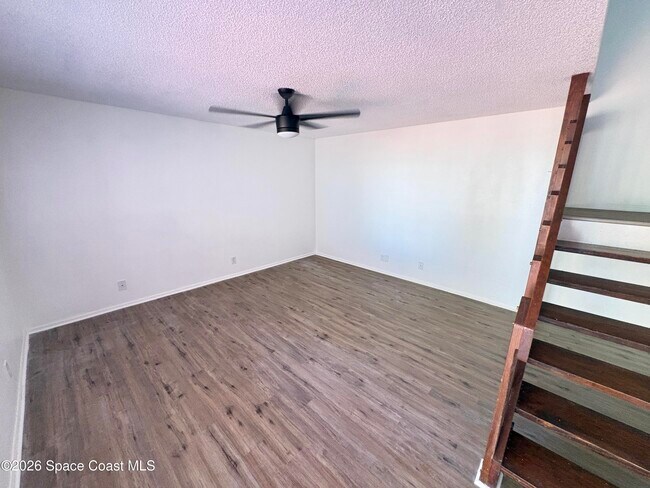Building Photo - 8787 Live Oak Ct
