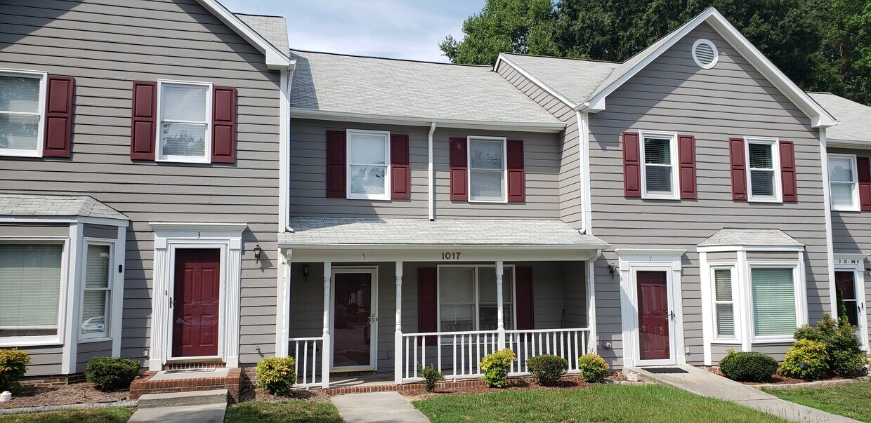 1017 Glendale Dr, Greensboro, NC 27406 Townhome Rentals in Greensboro