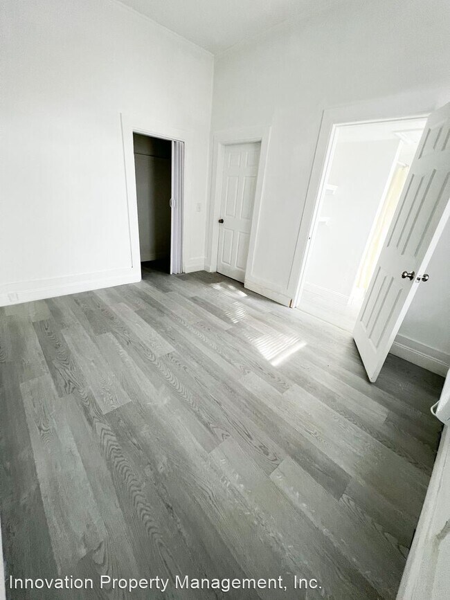 Building Photo - 1 br, 1 bath Apartment - READY FOR MOVE-IN...