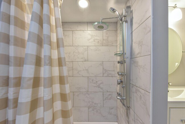 Foto del edificio - 103 W Cedar St