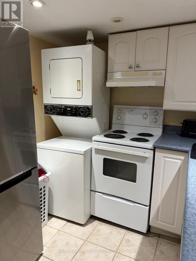 Photo du bâtiment - 32 Fuller Ave