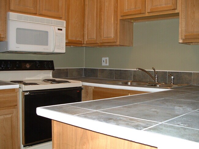 Foto del edificio - 2 Bedroom Condo Near UTK | Fort Sanders Area