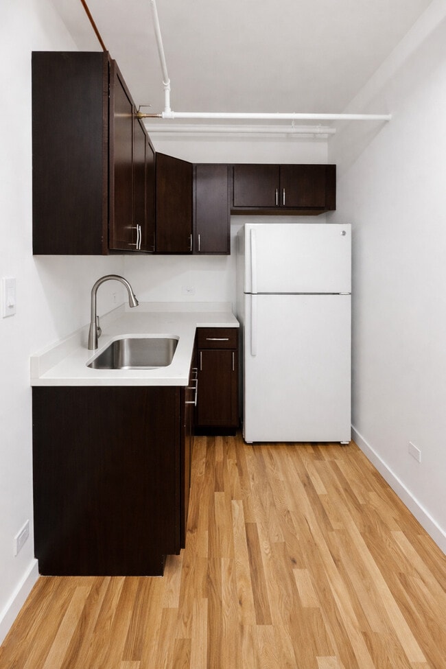 Building Photo - 1509 E 54th St