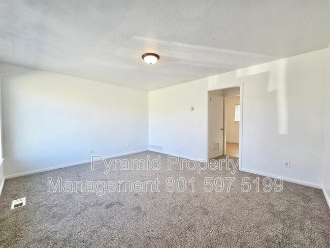 Foto del edificio - 1347 West 700 S
