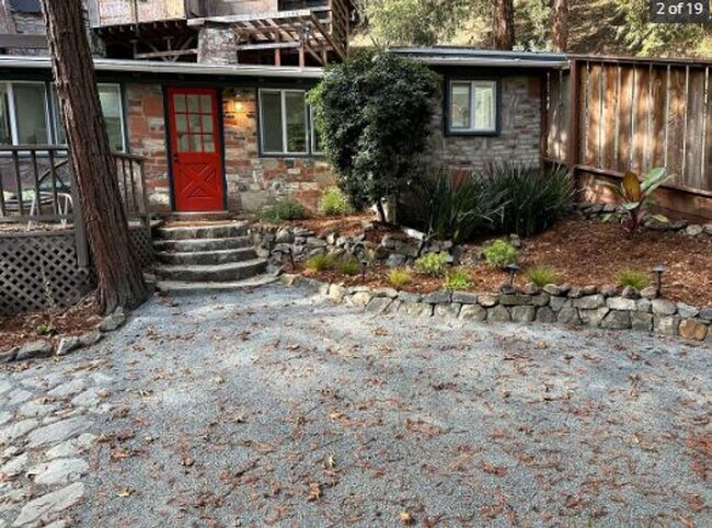 Foto del edificio - Rustic Cottage near Claremont Resort