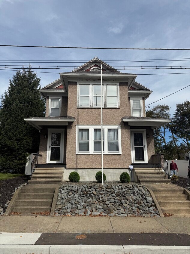 Foto principal - 23 Linden St