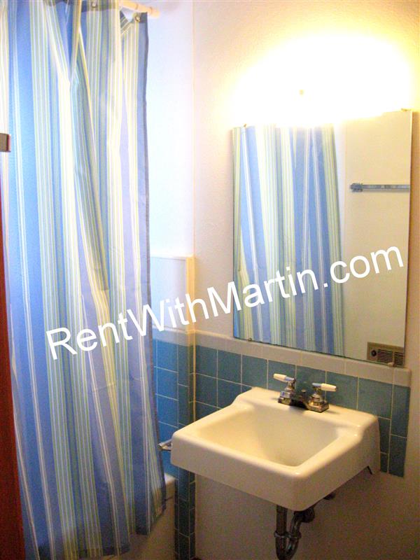 Building Photo - 810 Bishop Ave