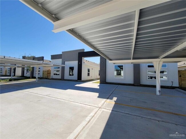 Building Photo - 17 E Campeche St