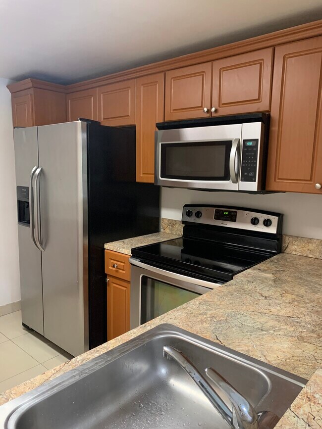 Foto del edificio - 11261 N Kendall Dr