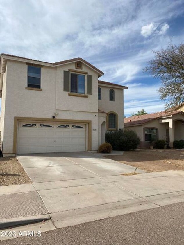 Foto principal - Spacious 3 Bedroom, 2.5 Bath in Phoenix