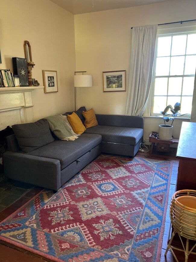 Building Photo - 1115 Bracketts Farm Rd