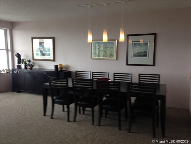 Building Photo - 3111 N Ocean Dr