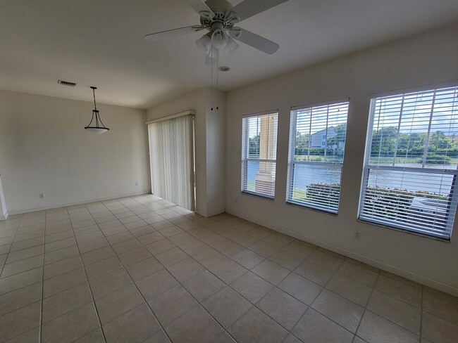 Building Photo - 685 Pacific Grove Dr
