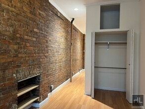 Building Photo - PINEAPPLE STREET