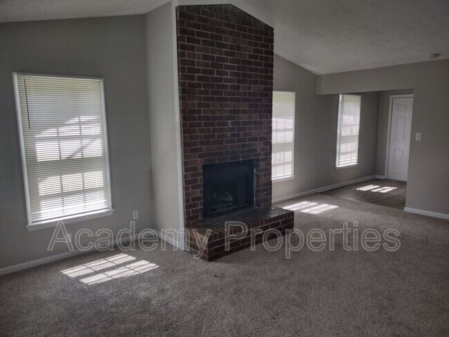 Building Photo - 613 Morton Ct