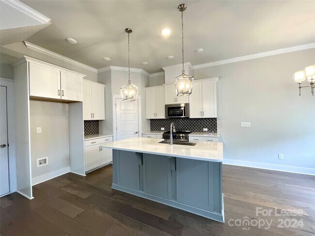 Foto del edificio - 5923 Ardrey Kell Rd