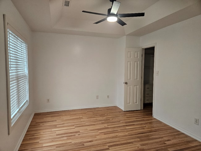 Building Photo - 1910 Bromwich Rd